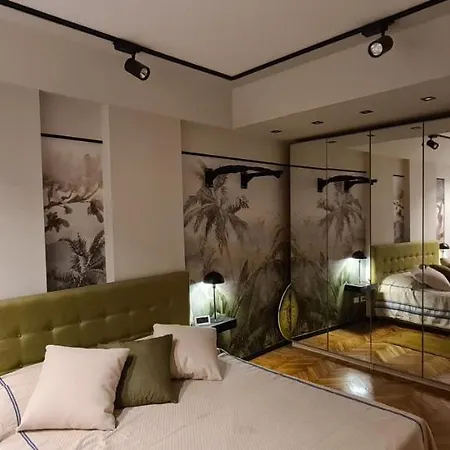 Exclusive Top Floor 2-bedroom Flat アパート *