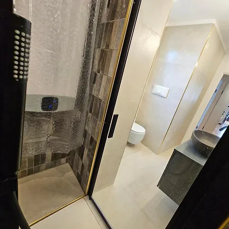 アパート Exclusive Top Floor 2-bedroom Flat *