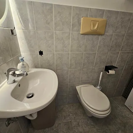 Exclusive Top Floor 2-bedroom Flat アパート *