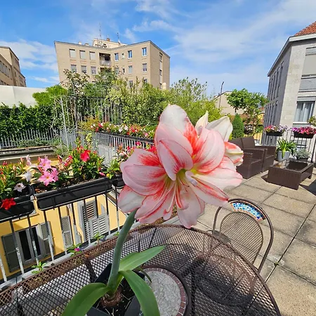 アパート Exclusive Top Floor 2-bedroom Flat *